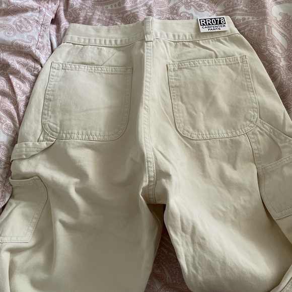 Brandy Melville Tammy Cargo Pants - Picture 3 of 3